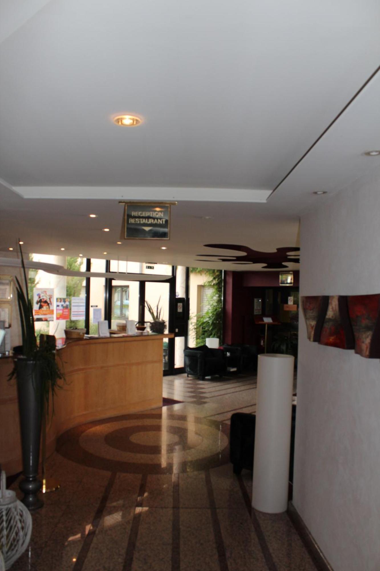Hotel Restaurant Crystal Erstein Exterior foto